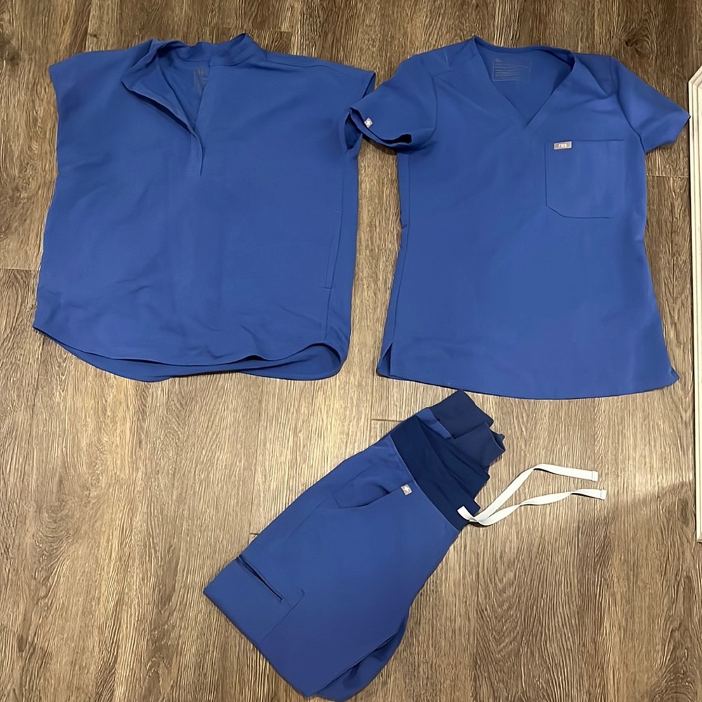 FIGS Royal Blue color